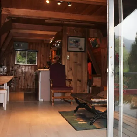 Sunny Bluffs Chalets Kaslo Exterior photo
