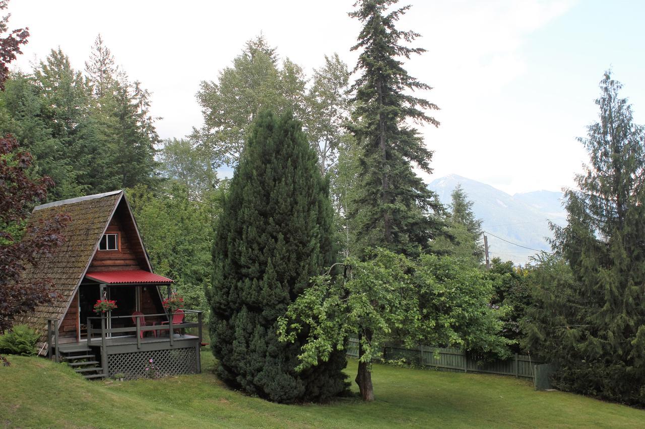 Sunny Bluffs Chalet Kaslo