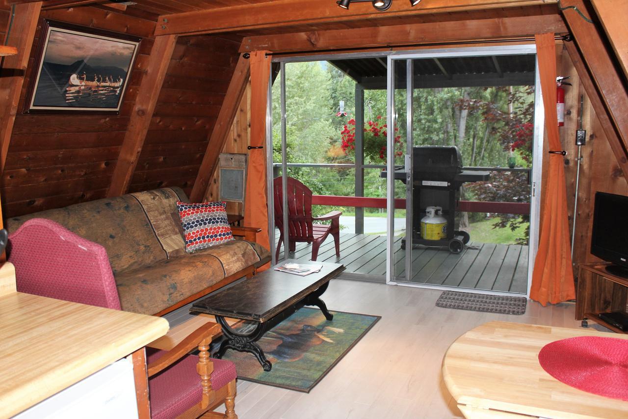 Sunny Bluffs Chalet *