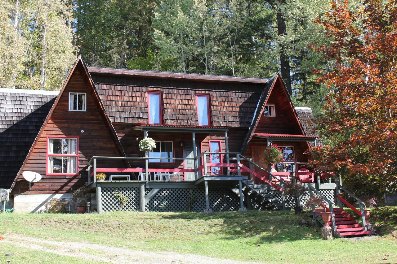 Sunny Bluffs Chalet