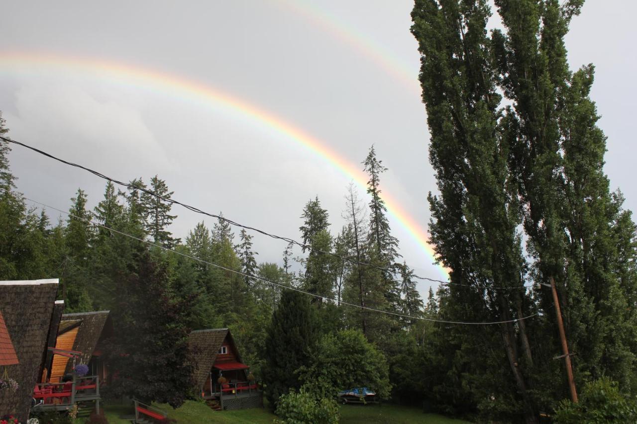 Sunny Bluffs * Kaslo