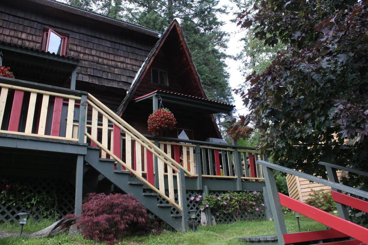 Sunny Bluffs Chalet